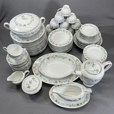 Fine China of Japan Vintage Grapevine Dinnerware Set Replacements Grapes 6701