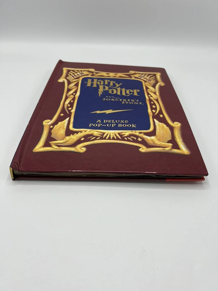 Harry Potter & Sorcerer's Stone Deluxe Pop-Up Book Foto 4 de 4