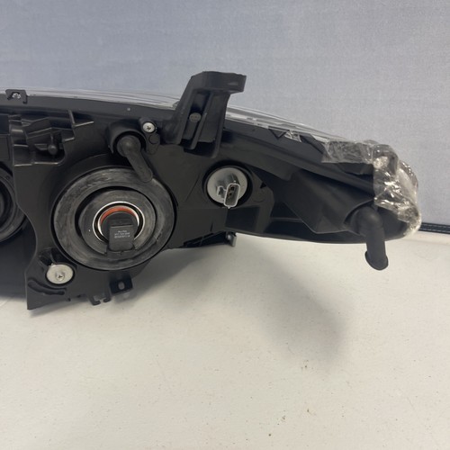 Eagle Eyes TY1159-B001R Passenger Headlamp Assy Fits Compatible (right) - Picture 3 of 8