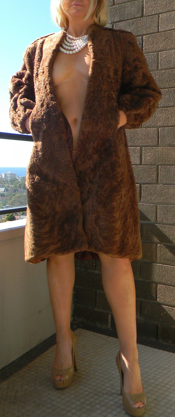 Picture 2 of 6