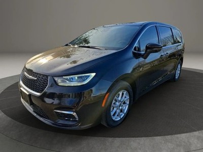 2023 Chrysler Pacifica Touring L Van 4D