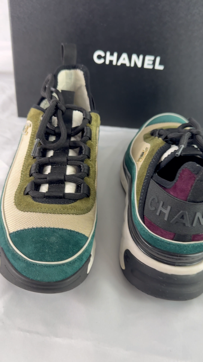 CHANEL G39070 Multicolor Suede Leather CC Interlocking Low Top