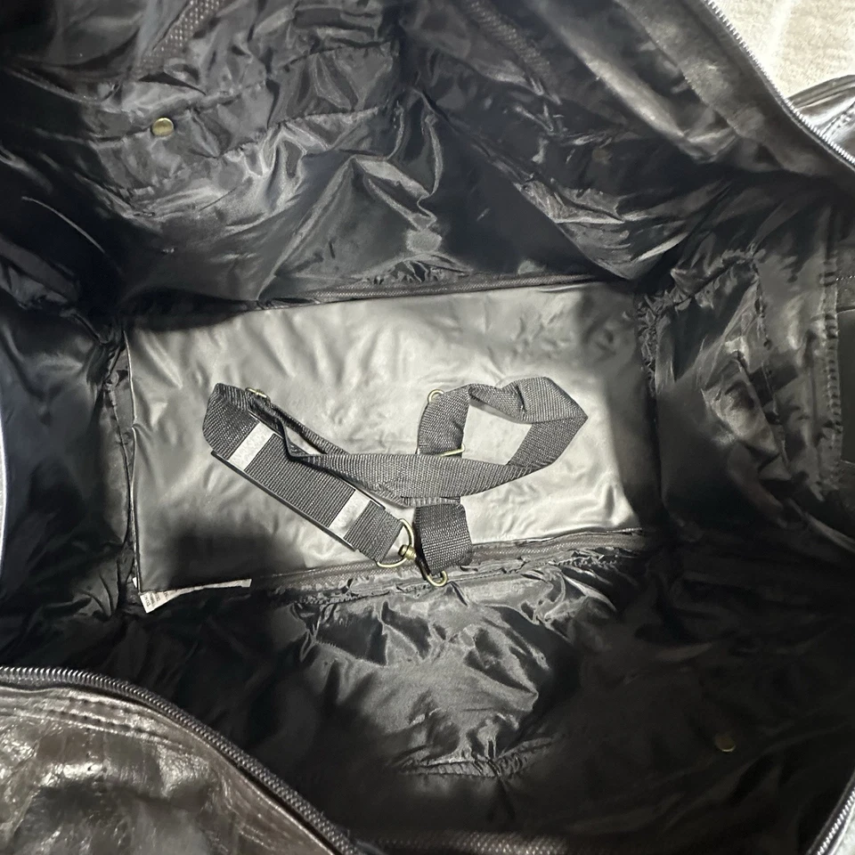 Bolso de Mano Embassy Italian Stone Design Cuero Negro Genuino 23" Suave Manteroso Foto 3 de 4