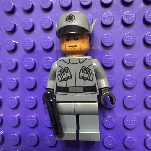 LEGO First Order Officer Minifigure - 75101 Star Wars - Special Forces TIE - Picture 1 of 2