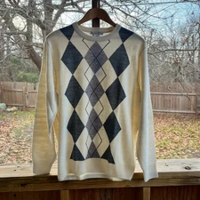Geoffrey Beene Men's Cream And Grey Argyle Pullover Sweater Size L. NEW