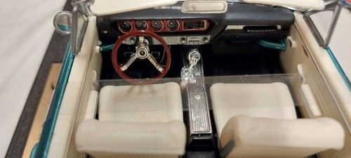 Maisto 1965 Pontiac Gto Convertible HURST Edition Diecast Car 1:18 - Picture 4 of 6