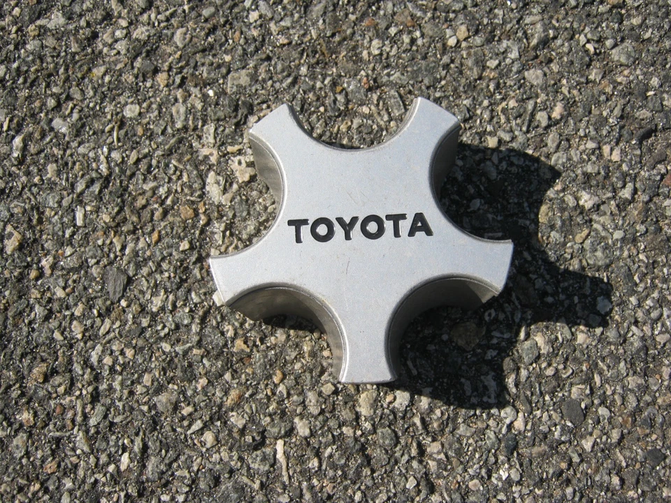 Один заводской центральный колпак колеса из сплава 1986–1990 Toyota Supra 71698 - Изображение 4 из 4