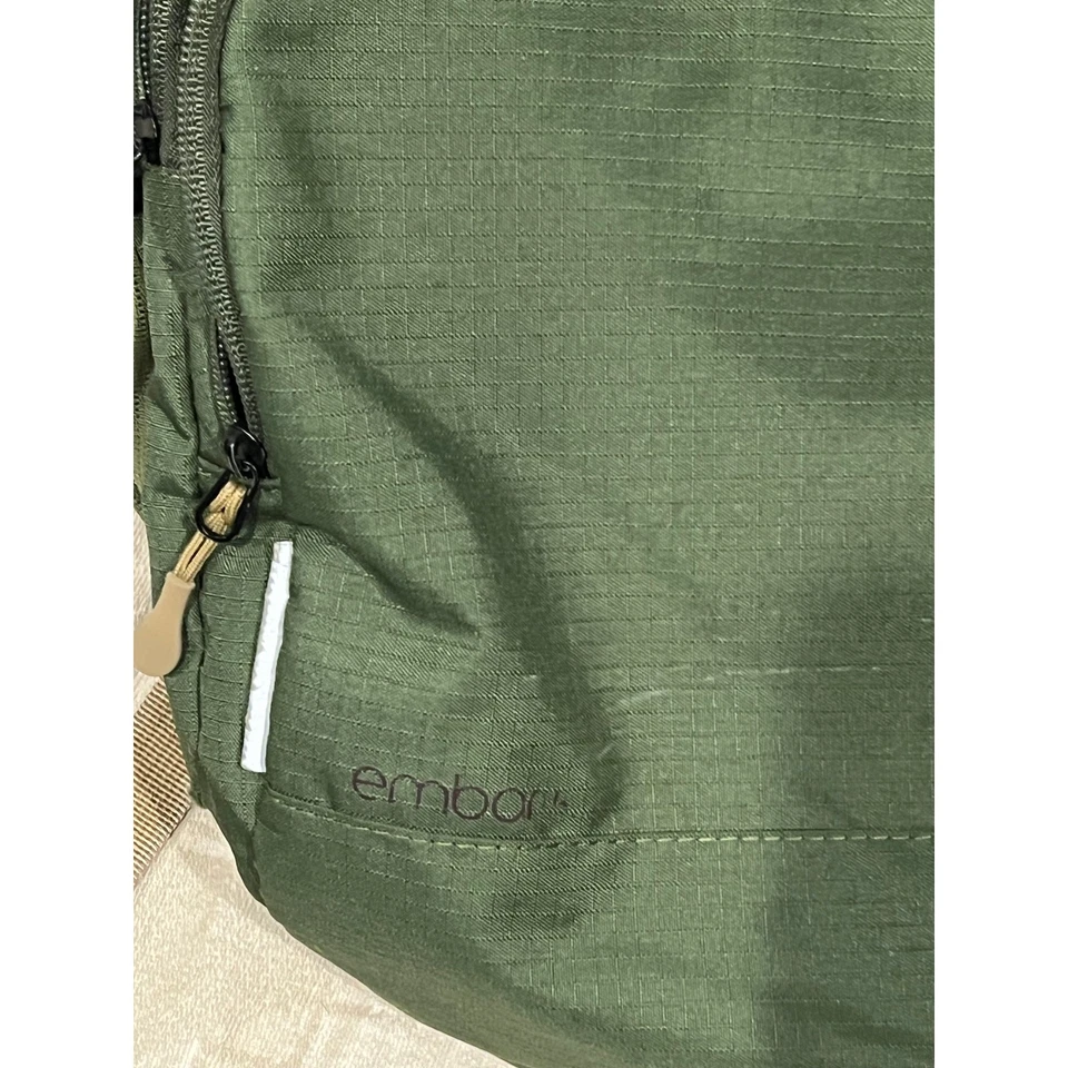 Mochila acolchada verde lima Embark Foto 3 de 4