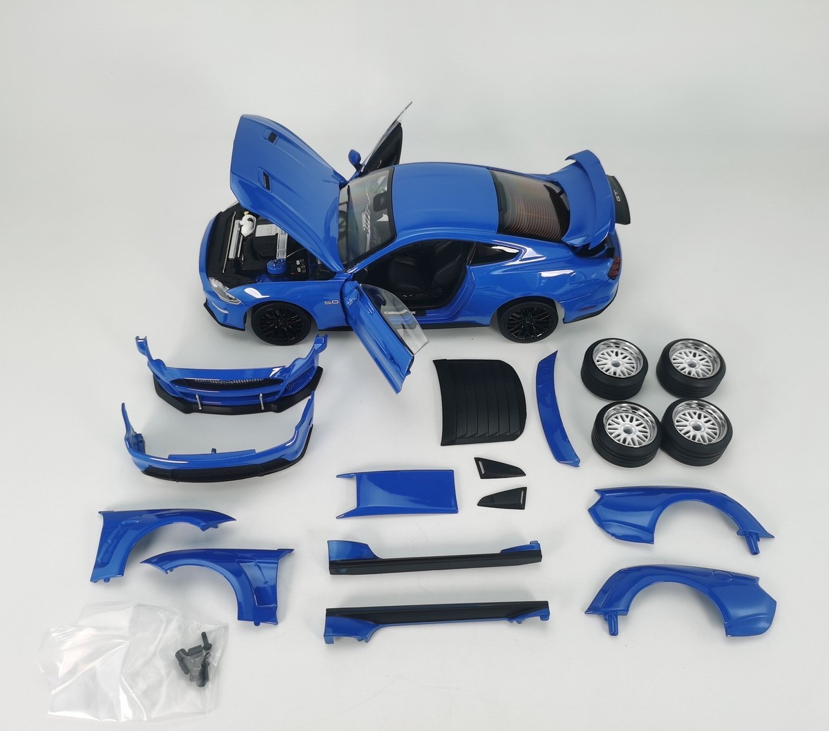 DM 1:18 2019 Ford Mustang GT Diecast Model + Wide Body Kit | eBay