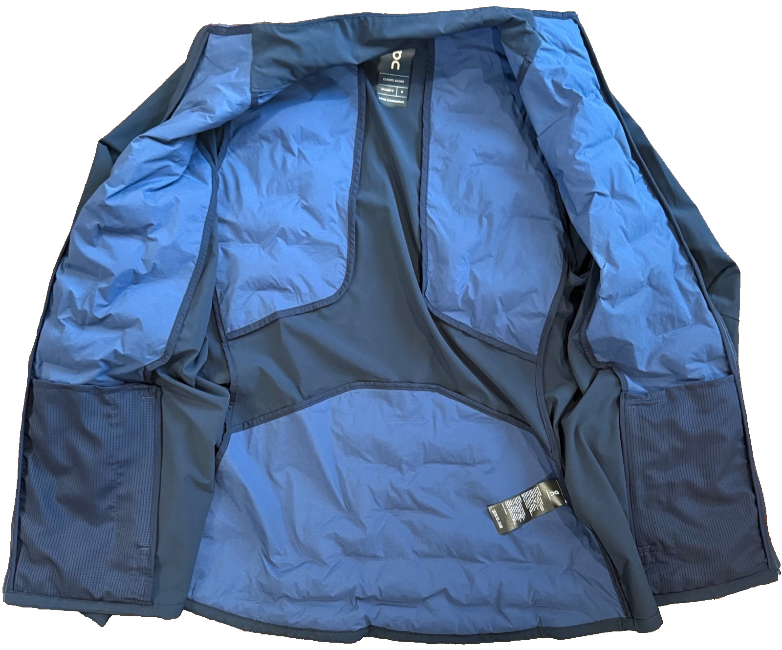 On Cloud Climate Jacket Woman's Medium - image 4