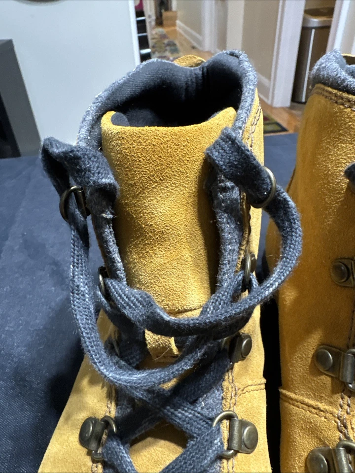 Botas de senderismo Clarks color tostado al tobillo para mujer talla 8 W leñador gamuza con cordones 26122611 Foto 4 de 4