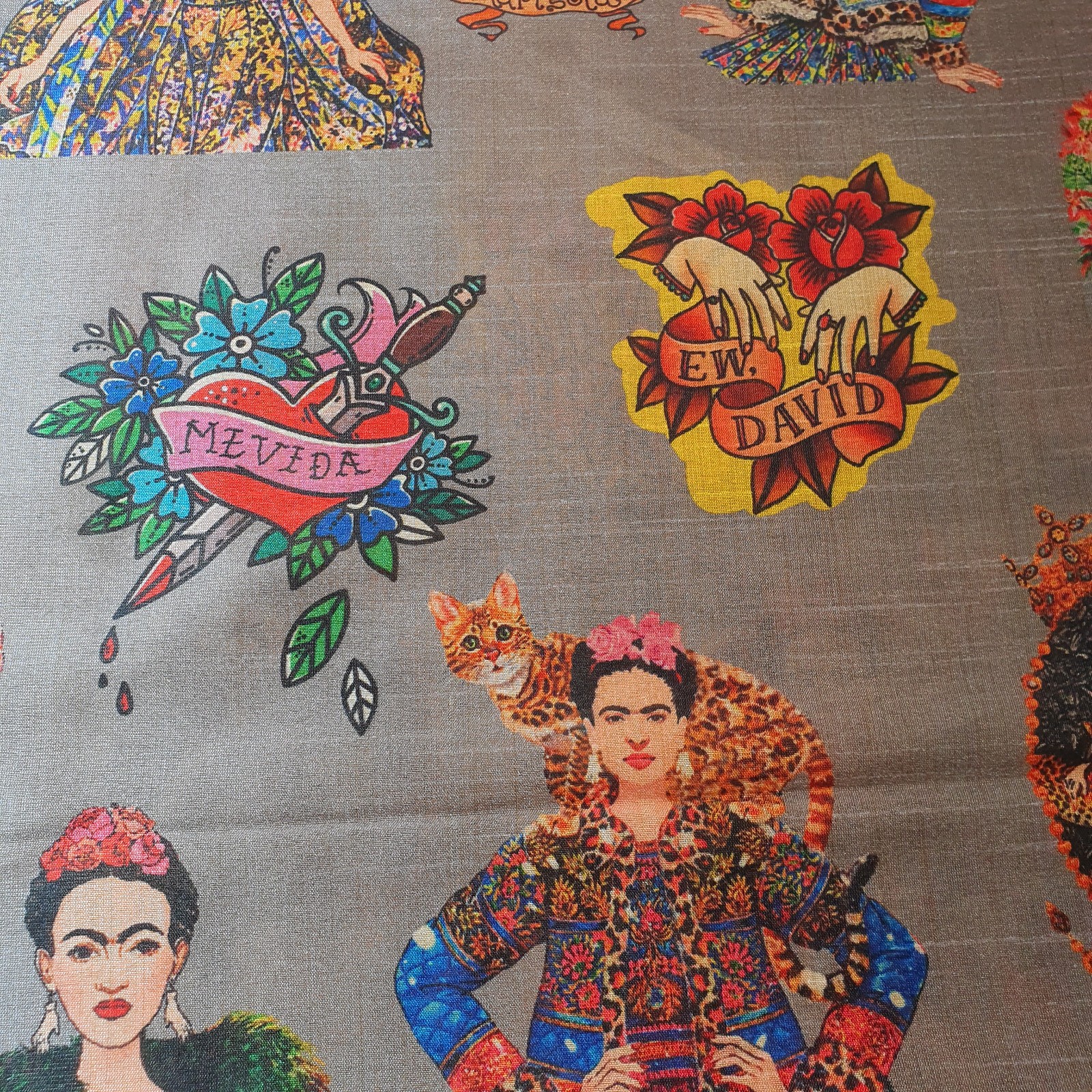 Frida Kahlo Poliéster Mango Seda Material Vestido Disfraz Tela 44" Por Metro