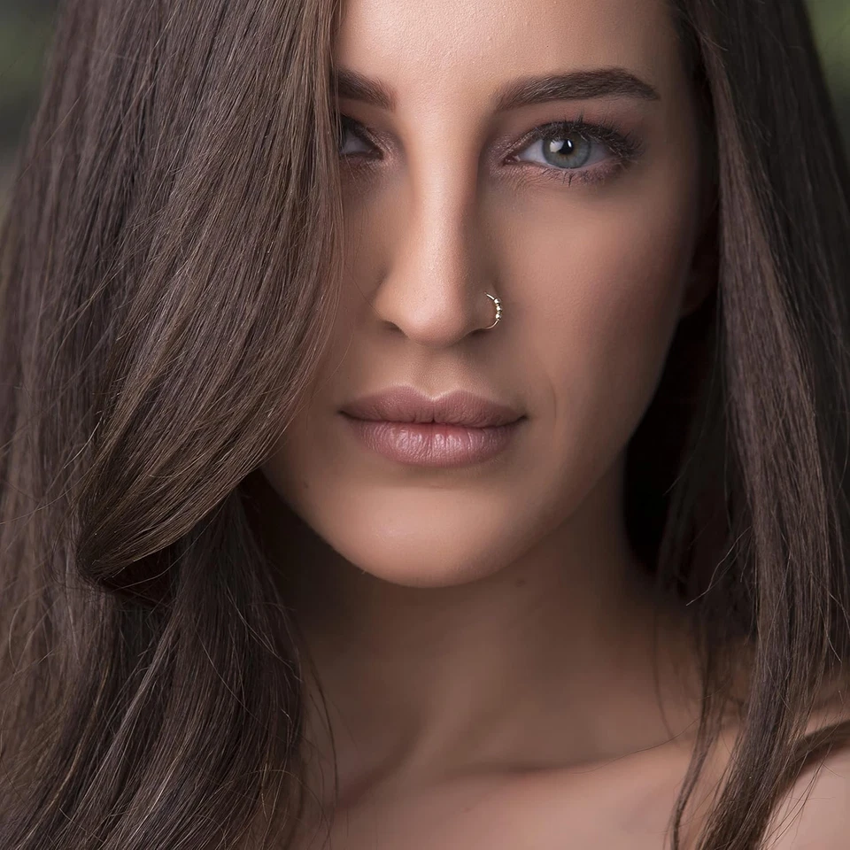 Anillo de nariz de oro - Aro de nariz delgado pequeño calibre 24 de 7 mm para mujer - Oro 14K Fi Foto 3 de 4