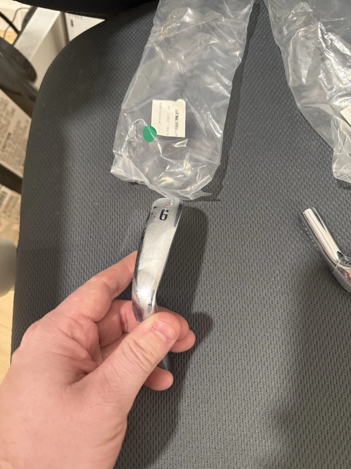 Nike VR Pro Combo Heads 8,9,P In Plastic With Specs On Sticker Right Handed - Image 3 of 4