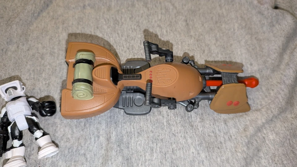 BICICLETA DE VELOCIDAD Playskool Star Wars Galactic Heroes con Scout Trooper 2014 con misil Foto 3 de 4