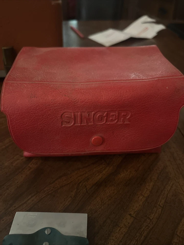 SINGER Featherweight 221 221k 222 222k Red Vinyl With Fashion Disc 26 Set - Image 3 of 4