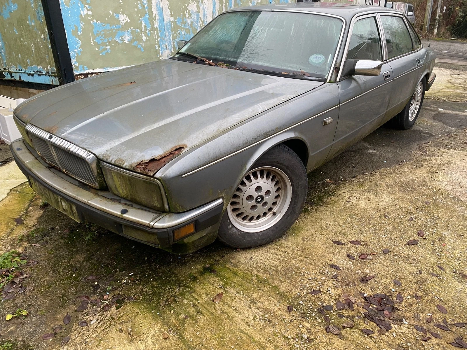1989 Daimler XJ40 XJ6 3.6 Automatic Spares or Repairs - Picture 1 of 15