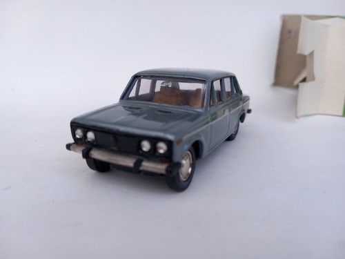 1/43 USSR Russian Soviet Agat Tantal Radon VAZ 2106 handmade (2101 based) - Picture 3 of 9