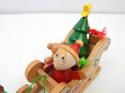 7B Dakin Christmas Santa Claus Sled w/ Reindeer Figure Wooden Set 1984 - Picture 5 of 7