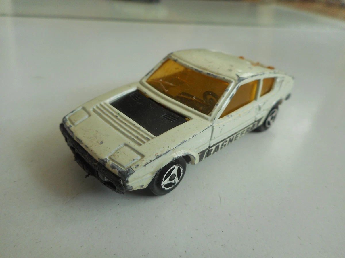 AUTO MINIATURE MATRA BAGHEERA VERT EN HORLOGE, matra-bagheera-03
