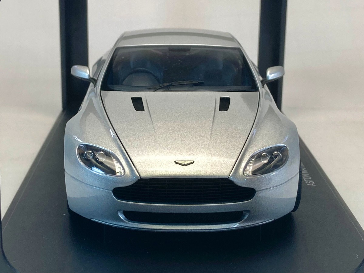 AUTOart Aston Martin V8 Vantage 1/18 Die Cast Model Titanium