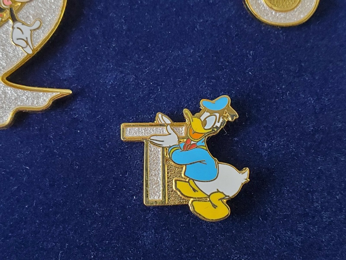 1930年代　セルロイド　ディズニーの根付5点 JDS Japan Disney Store Mickey donald fab 5 Pin set 12600 Mito