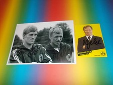 Sigfried Held + Klaus Fichtel DFB  signed signiert Autogramm auf 20x28 Foto + AK
