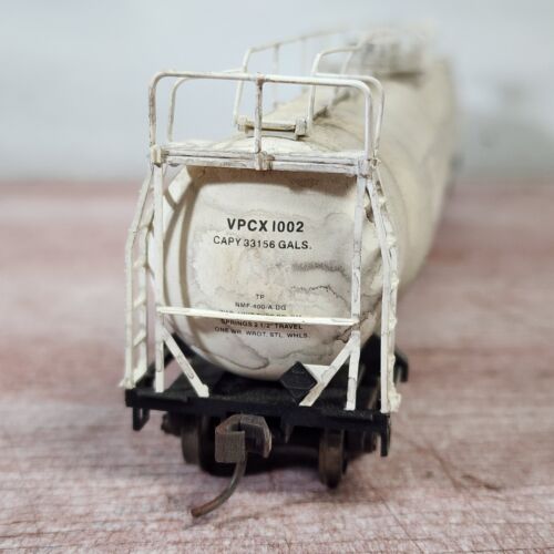 Virginian Petroleum ACF 33,000 Gal Tank Car 1002 Atlas 1733-2 HO Scale Weathered - Picture 7 of 10