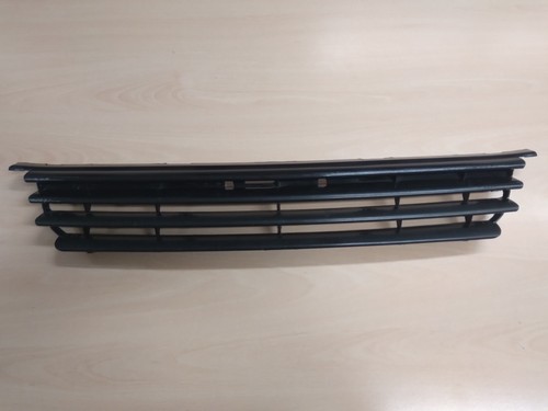 Kühlergrill ohne Emblem JOM VW Polo 6N.