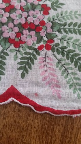 Vtg Floral Handkerchief Scalloped Border Fern Pink Red White Flowers 13" x 13" - Picture 6 of 6