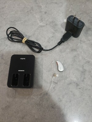 Siemens Signia Cellion 5PX Hearing Aid Right side with charger