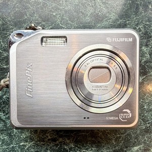 Fujifilm Finepix V10 | eBay