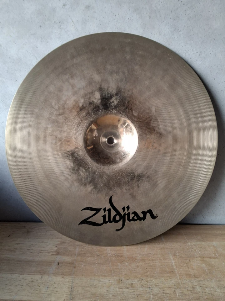 ZILDJIAN AVEDIS A 14" FAST CRASH MADE IN USA - Image 4 of 4