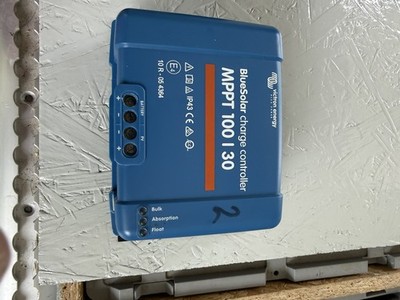 Victron MPPT 100/30 BlueSolar Laderegler 12/24V 30A - Gebraucht