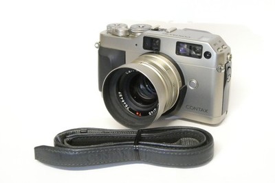 Contax G1 mit Planar 2 / 45 mm Objektiv analoge 35mm Kamera mit 2 kl. Fehlern