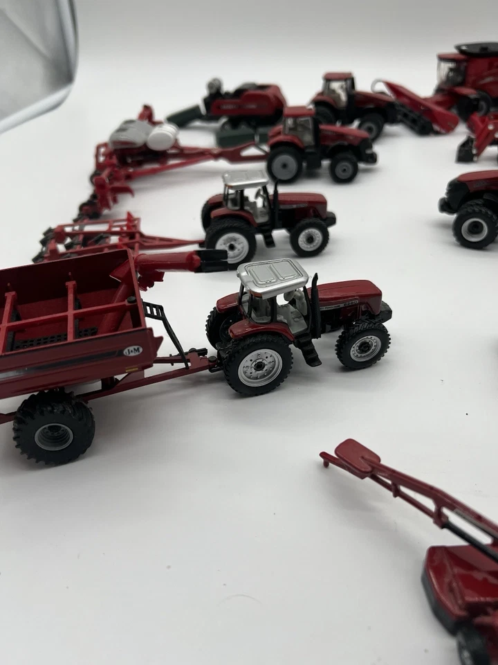 1/64 Ertl Case IH Farm Toy Lot  20, Tractors,  Baler, Planter, Combine And Acts - Image 2 of 4