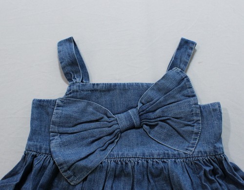 Gap Baby & Toddler Girls Square Neck Bow Denim Dress AP2 Medium Wash Size: 2YRS - Picture 2 of 3