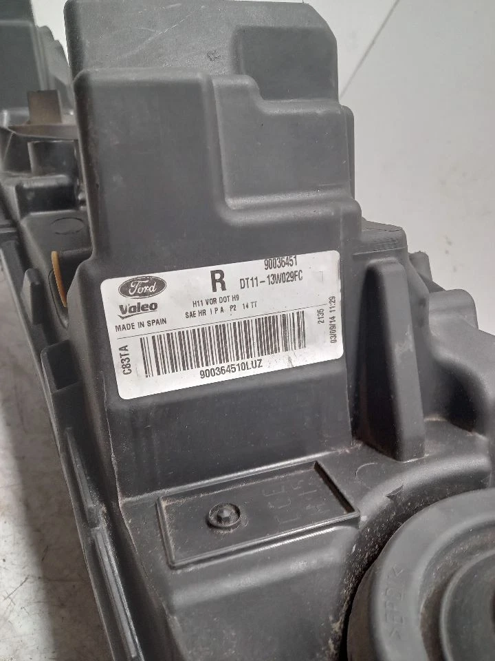 Used Right Headlight Assembly fits: 2015 Ford Transit connect black trim Right G - Image 4 of 4