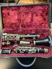 Rare William Nuernberger American Artist Vintage Wood Clarinet all pieces great