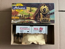 Athearn HO Scale Kit 1602 CARNATION EVAPORATED MILK 40’ REEFER
