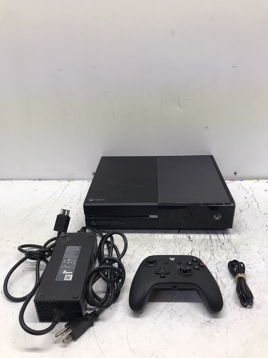 Microsoft Xbox One Console with x2 Controllers x1 Charger x1 Power
