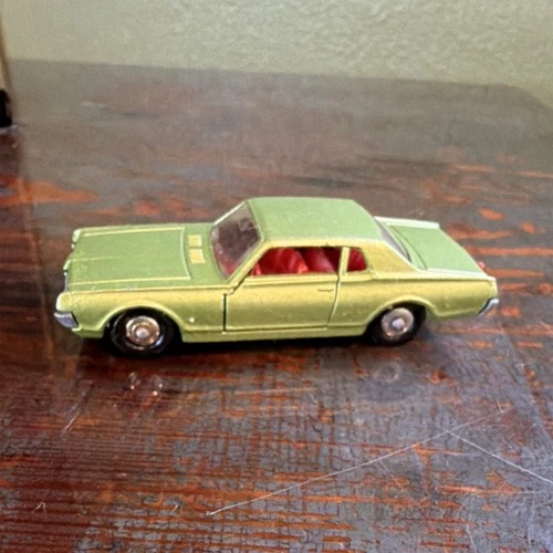Lesney Matchbox Series No. 62 Mercury Cougar Diecast Car Green Red