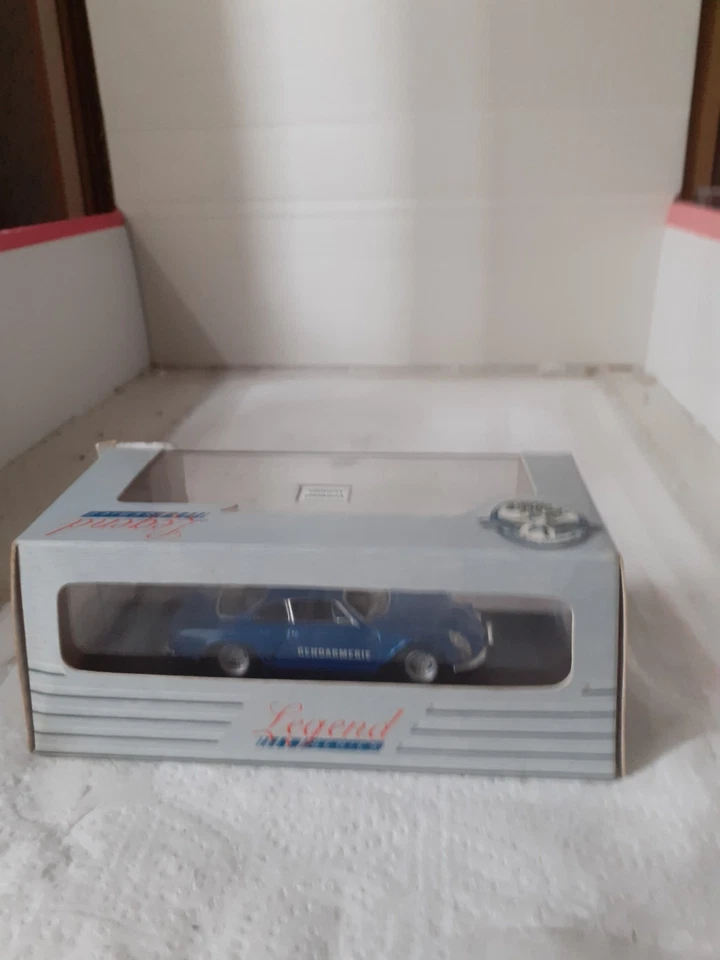 Superbe Renault Alpine À 110 Gendarmerie Nationale 1972 Universal Hobbies 1/43 - Photo 3/4