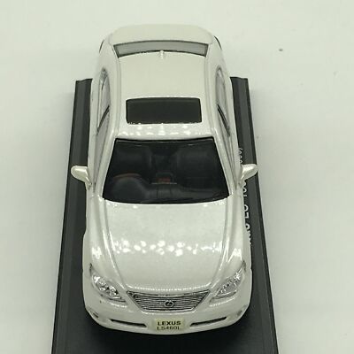 Mini Car Lexus LS 460L 2008 White 1/43 Scale Box Display Diecast