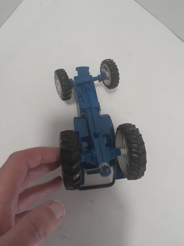 ertl ford 1920 tractor and wagon 1/16th - Picture 7 of 18