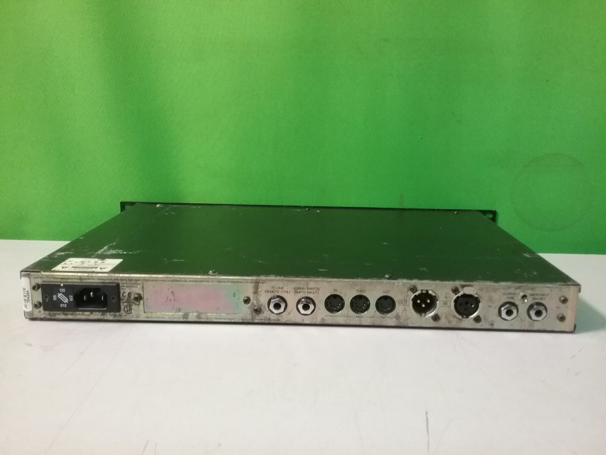TC Electronic TC 1128 Programmable 28 Band Graphic Equalizer TC Electronic TC 1128 Programmable 28 Band Graphic Equalizer