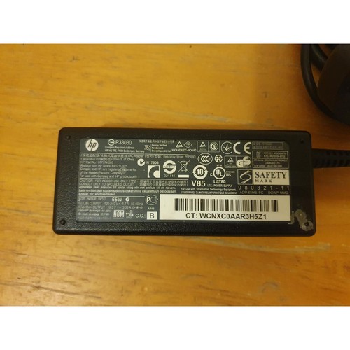 HP PPP009D Netzteil Ladegerät schwarz 19,5 V 3,33 A 65 W UK Stecker für Laptops