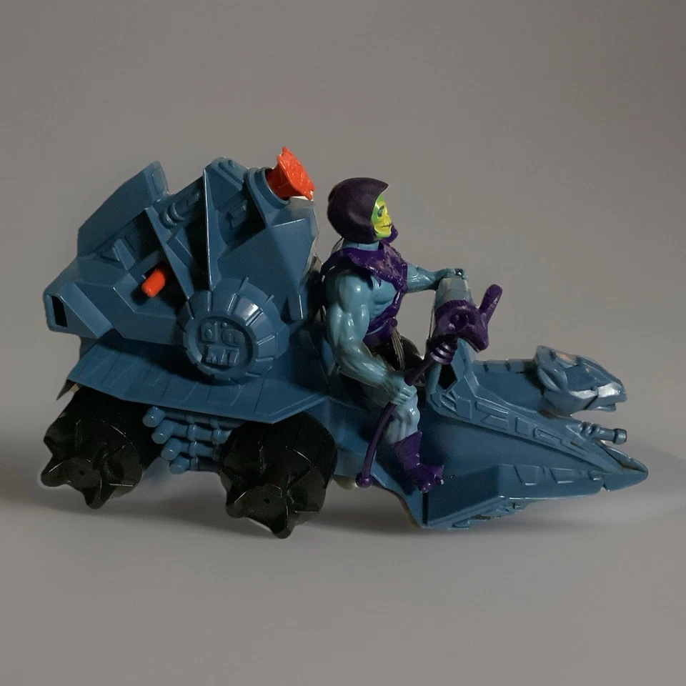 Figura de colección Mattel Masters of the Universe Battle Ram con Skeletor Foto 4 de 4