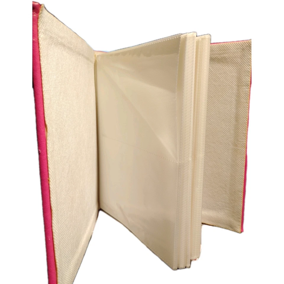 Álbum de fotos rosa con flores bordadas 9x7,5, tiene capacidad para fotos 4x6 Foto 2 de 4