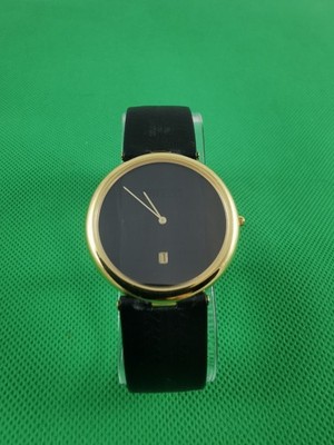 Sehr elegante und exklusive Pirelli-Uhr mit Reifenprofil des P7 Reifens, Design